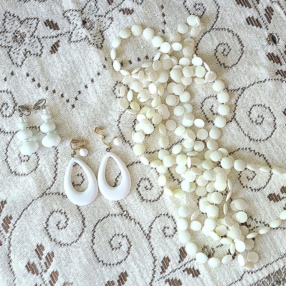 Vintage 60s 70s White Beaded Necklaces and 2 Clip On Earrings 